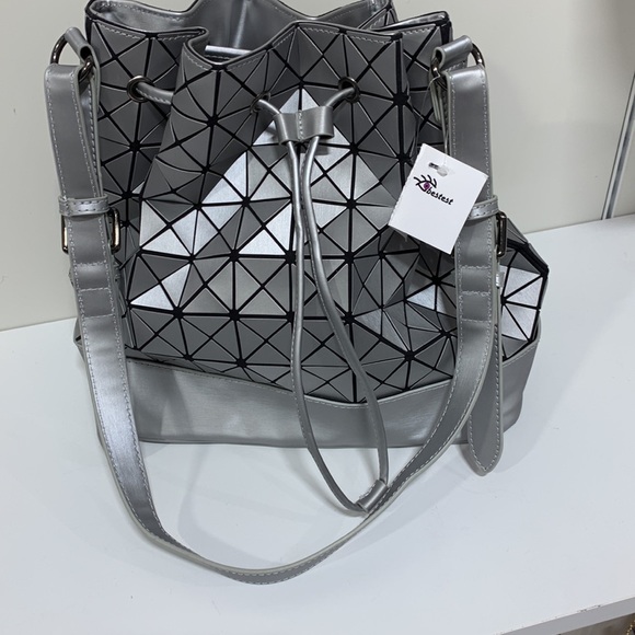 Funky Bucket Bag - Picture 7 of 12